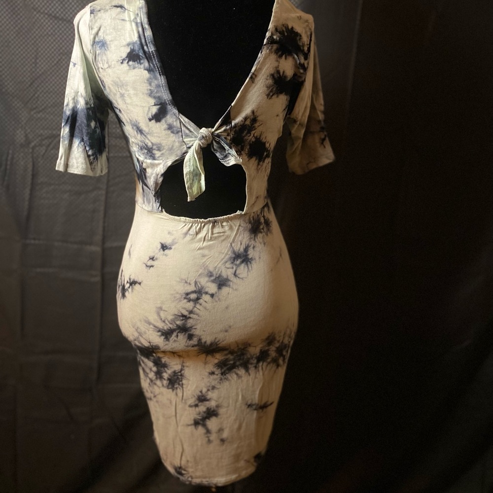 π Tye Dye Dress - Picture 4 of 13